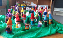 Lade das Bild in den Galerie-Viewer, Zwergli