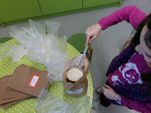 Lade das Bild in den Galerie-Viewer, Mehl abfüllen