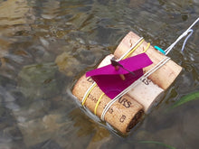 Lade das Bild in den Galerie-Viewer, Korkenzapfenschiffli3