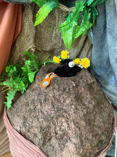 Lade das Bild in den Galerie-Viewer, Maulwurfhügel, kigastreifen