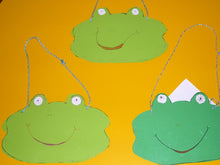 Lade das Bild in den Galerie-Viewer, Corinne Andres Post vorne