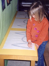 Lade das Bild in den Galerie-Viewer, Bergformen_Neocolor_Steinbrücke roter Pu