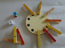 Lade das Bild in den Galerie-Viewer, Wäscheklammernspiel