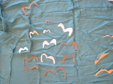 Lade das Bild in den Galerie-Viewer, Vogel auf Tuch1