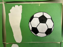 Lade das Bild in den Galerie-Viewer, Die Savannenkicker