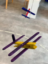 Lade das Bild in den Galerie-Viewer, Flieger
